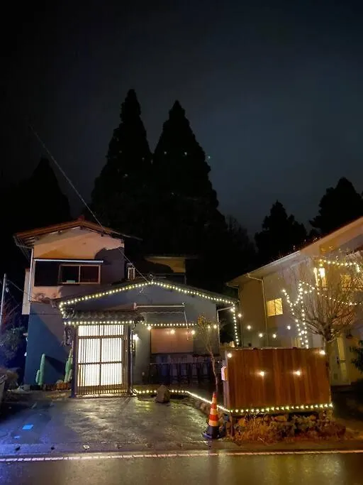 都会の洗練された隠れ家 - スタイリッシュなファミリースイートで贅沢な快適さを堪能ピエトラ Hakone Japan